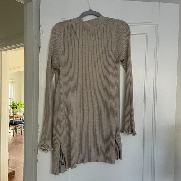 Skin Worldwide Lounge Set in Beige (S) - Picture 3 of 5